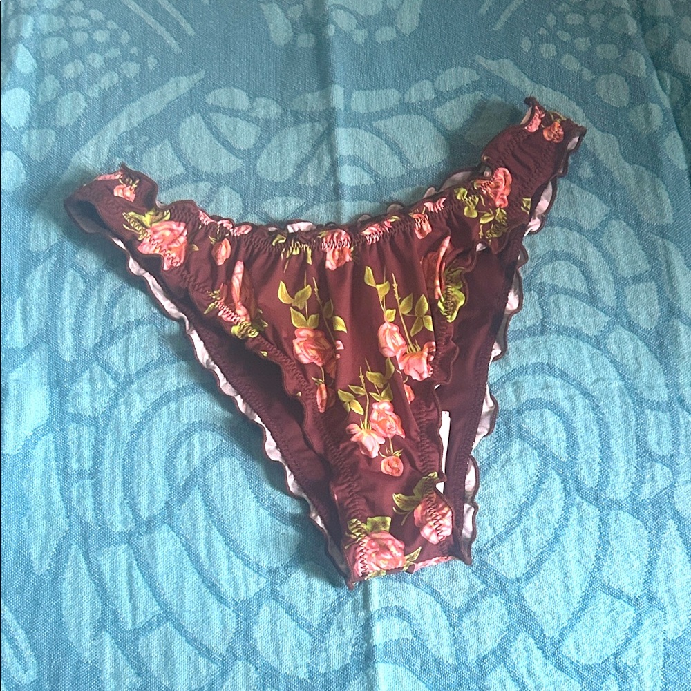 New Dippin' Daisy's Rise Bud Floral Bardot Ruffle Trimmed Bikini Bottom